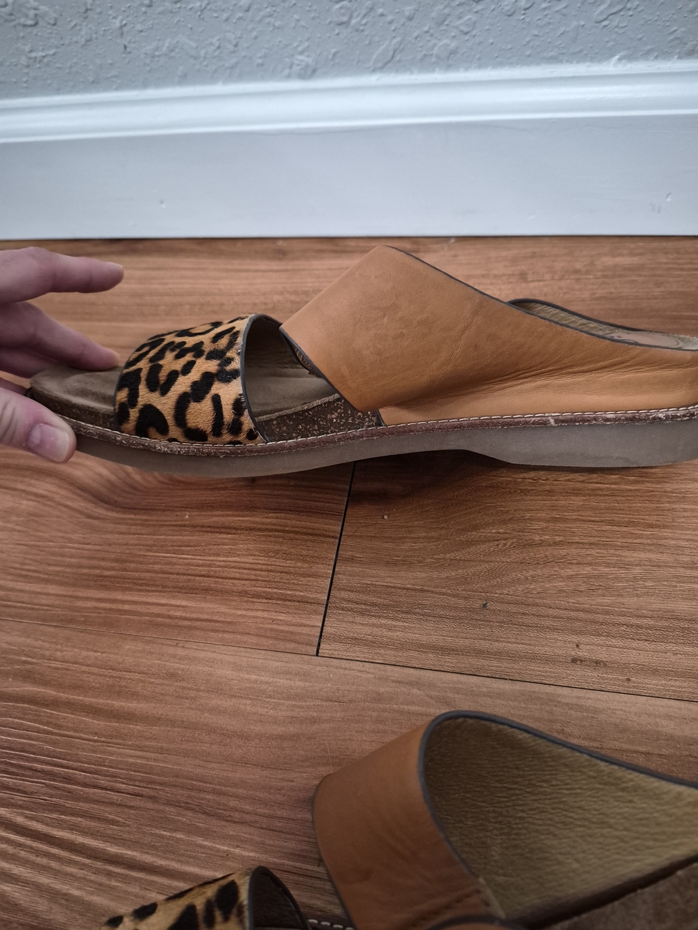 Söfft Leopard & Tan Leather Slide Sandals Size 9 - Picture 10 of 12